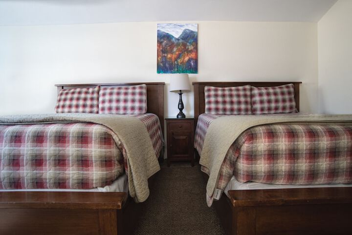Mt Williamson Motel and Basecamp