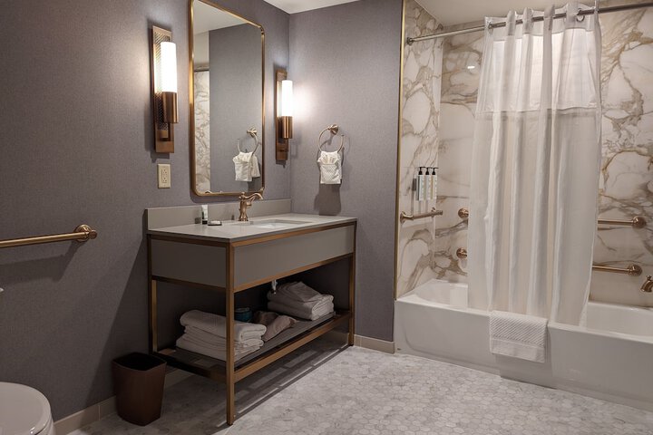 The Yorktowne Hotel Tapestry Collection by Hilton