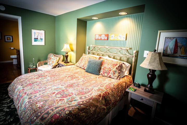 Room 35 of 65