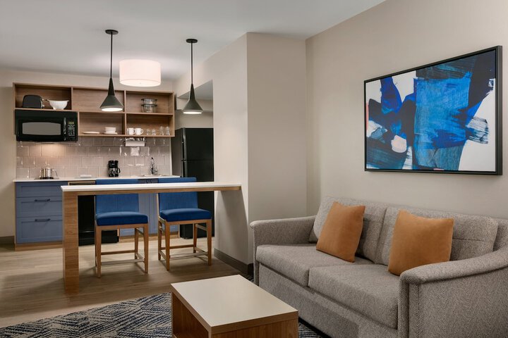 Room 32 of 57