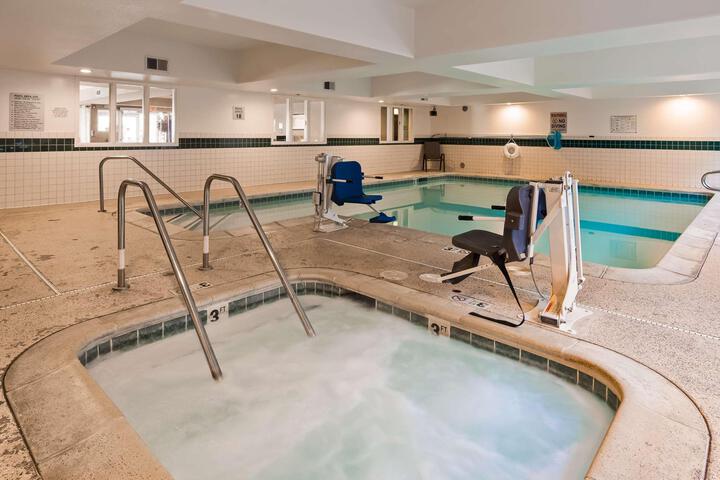 Best Western Plus Airport Inn Suites