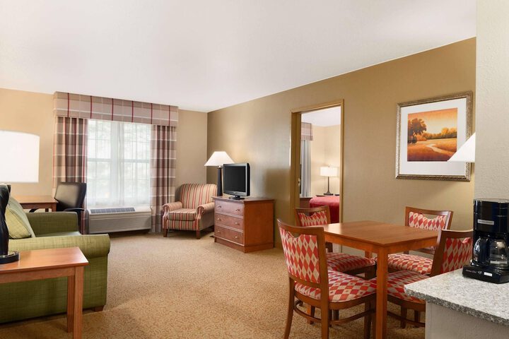 Country Inn & Suites by Radisson Sycamore, IL