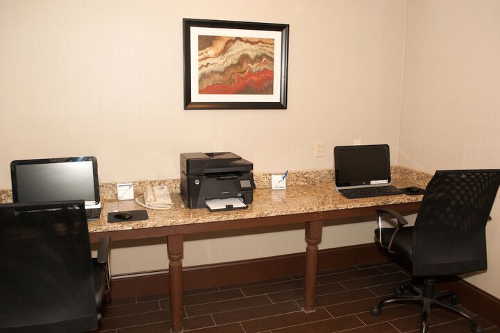 Business Center 26 of 26