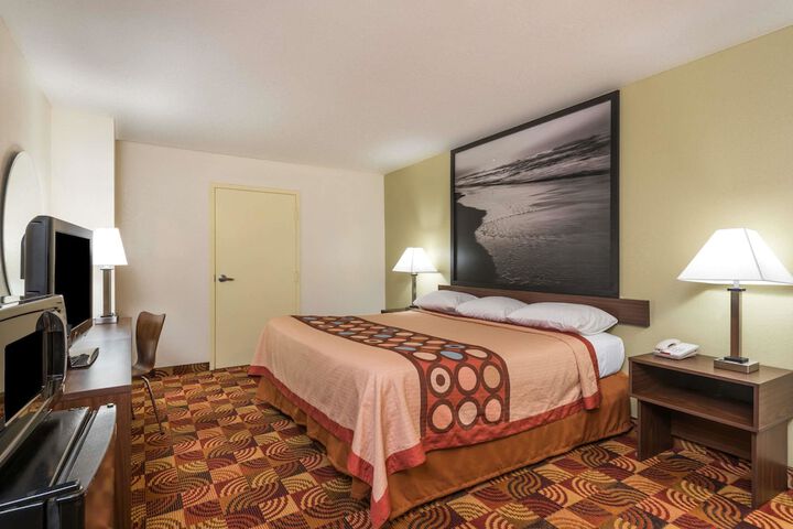 Room 17 of 19