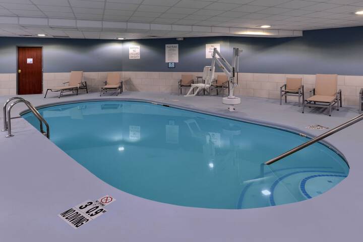 Pool 10 of 56