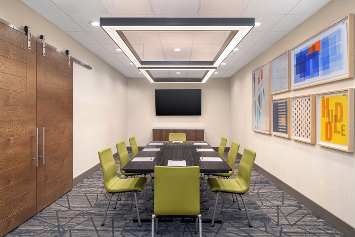 Holiday Inn Express & Suites Buford NE - Lake Lanier by IHG