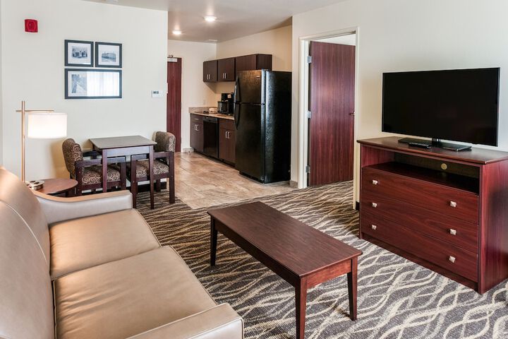 Cobblestone Hotel and Suites Janesville