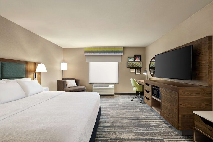 Hampton Inn & Suites Tacoma / Puyallup