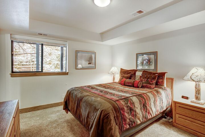 Room 9 of 26
