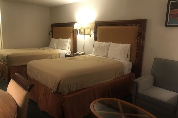 Travelers Inn & Suites