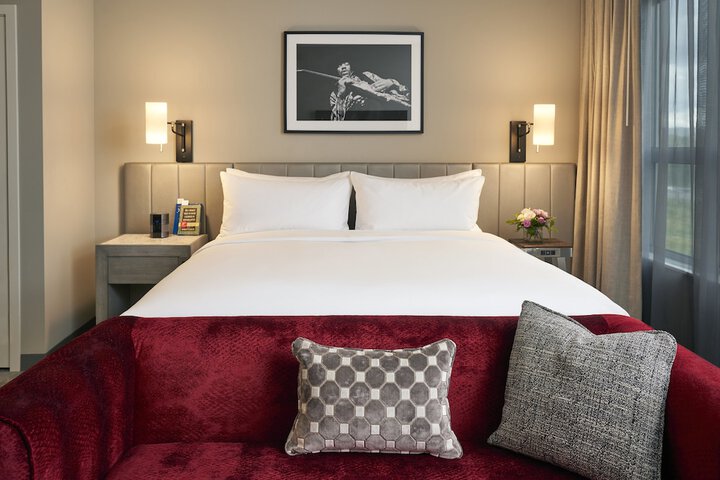 Room 28 of 60