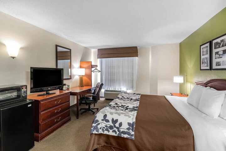 Room 14 of 32