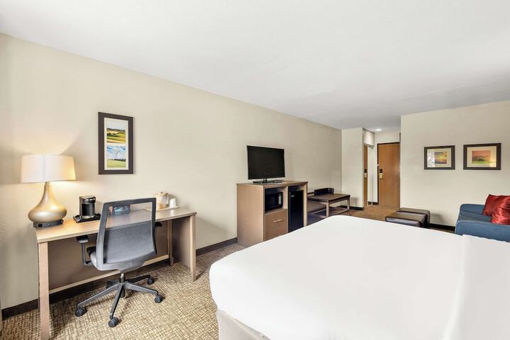Room 37 of 42