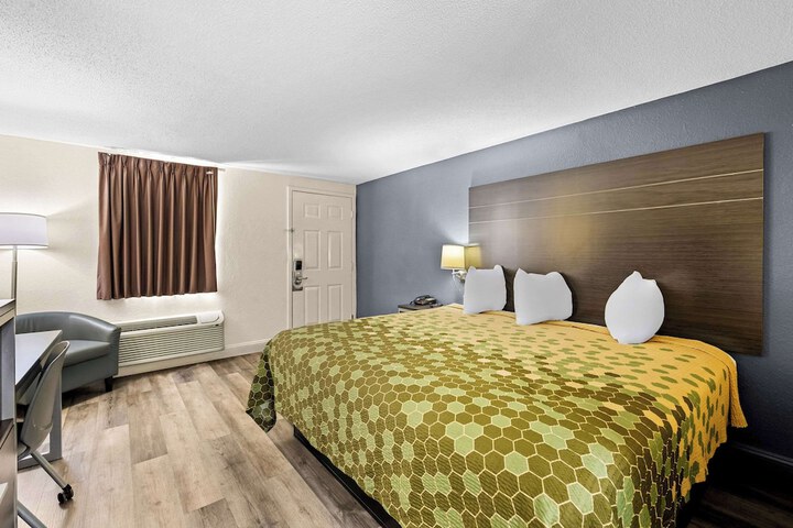 Room 15 of 24
