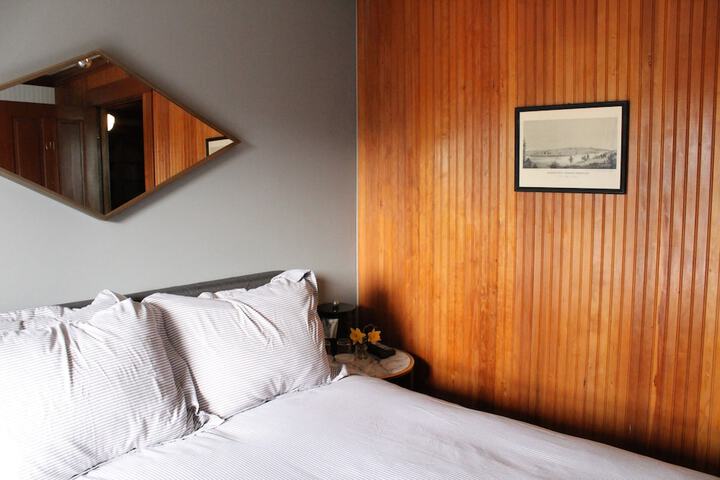 Room 33 of 115