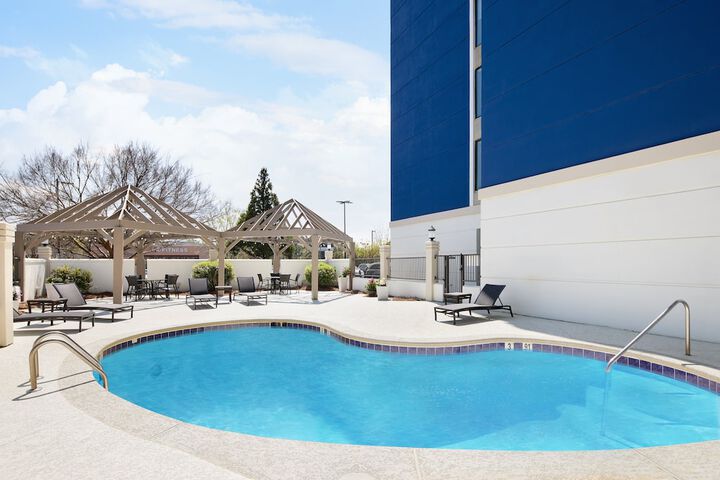 Pool 6 of 35