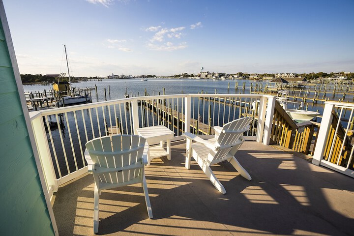 Ocracoke Harbor Inn