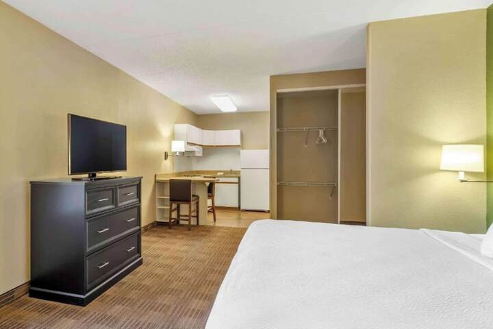 Studio 6 Extended Stay Chicago Vernon Hills Lincolnshire IL