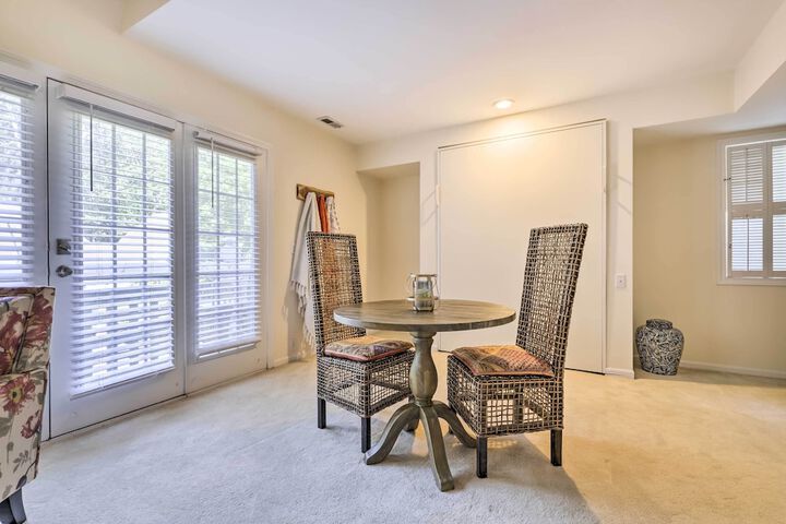 Lovely Norwich Villa on Golf Course w / Amenities!