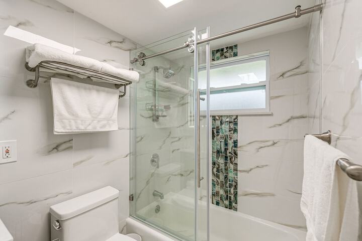 Manasota Key Vacation Rental w / Beach Access!
