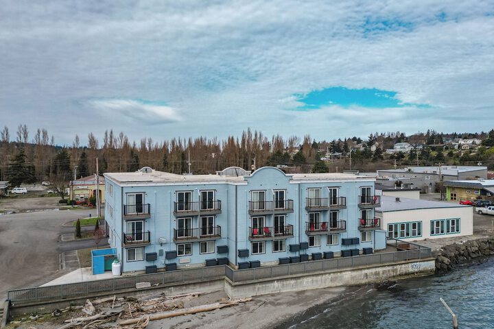 Water Front Inn