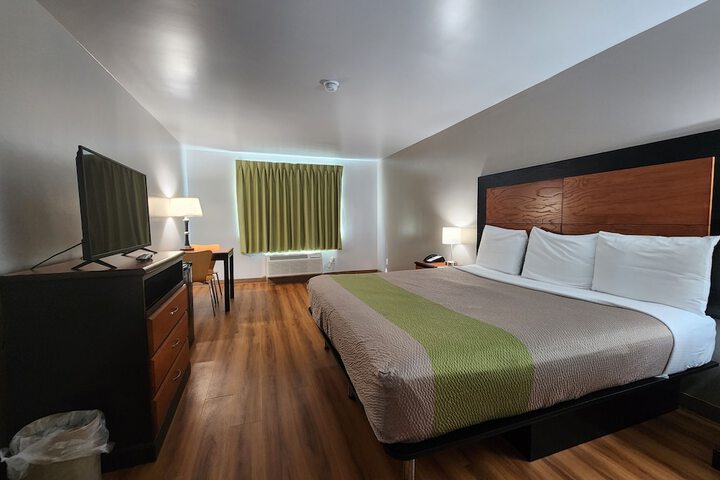 Room 32 of 39