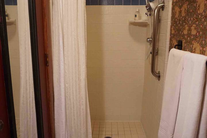 Room 118 of 150
