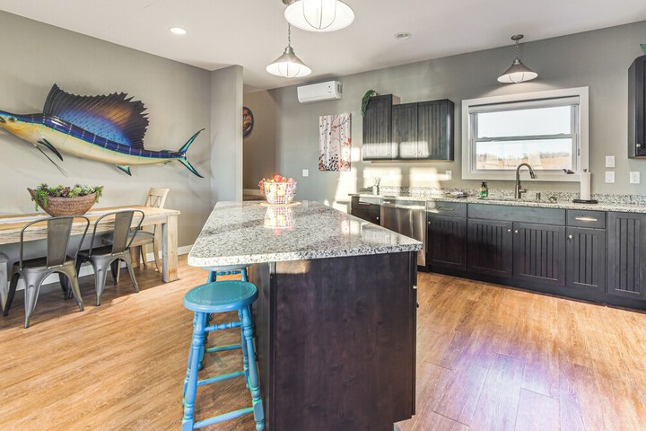Lakefront Gem: Grills & Fire Pit in Dent