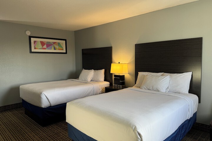 Room 8 of 25