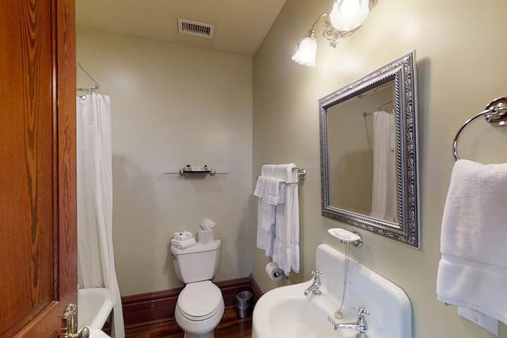Room 10 of 24