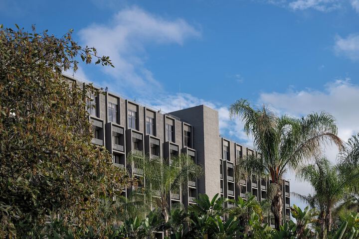Knotts Hotel