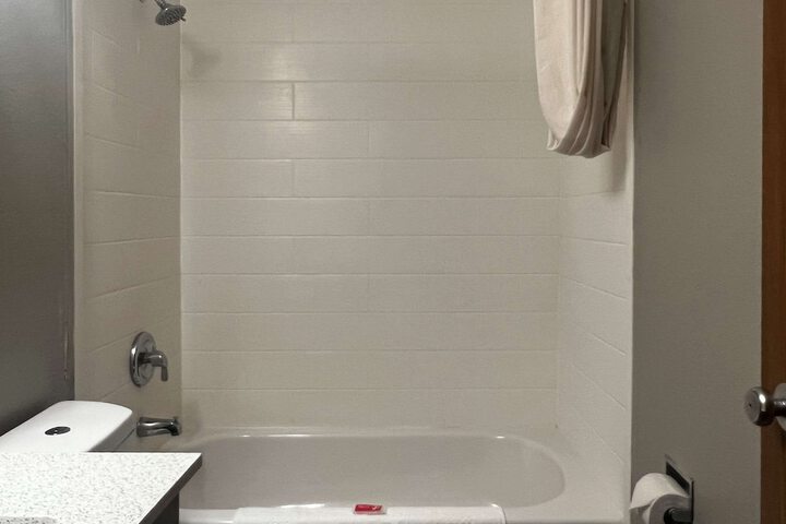 Room 8 of 22