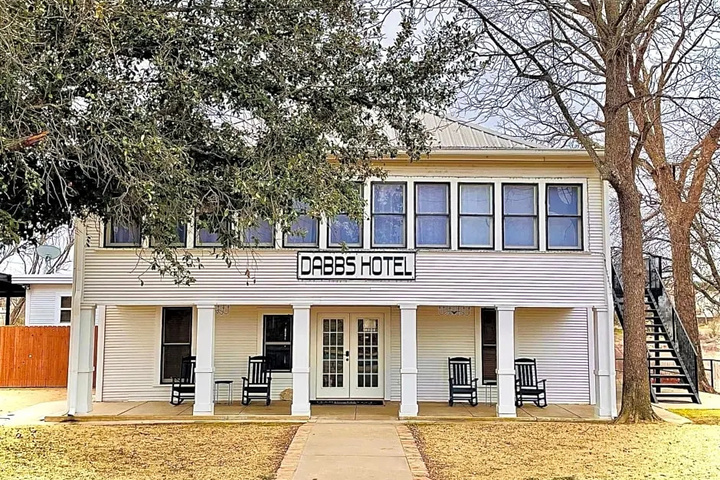 Dabbs Hotel