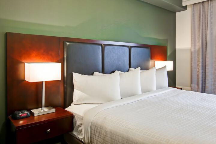 Room 12 of 32