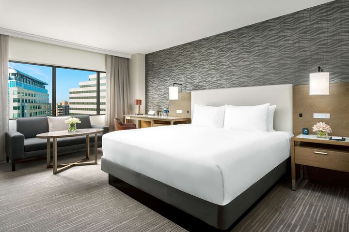 Room 28 of 103