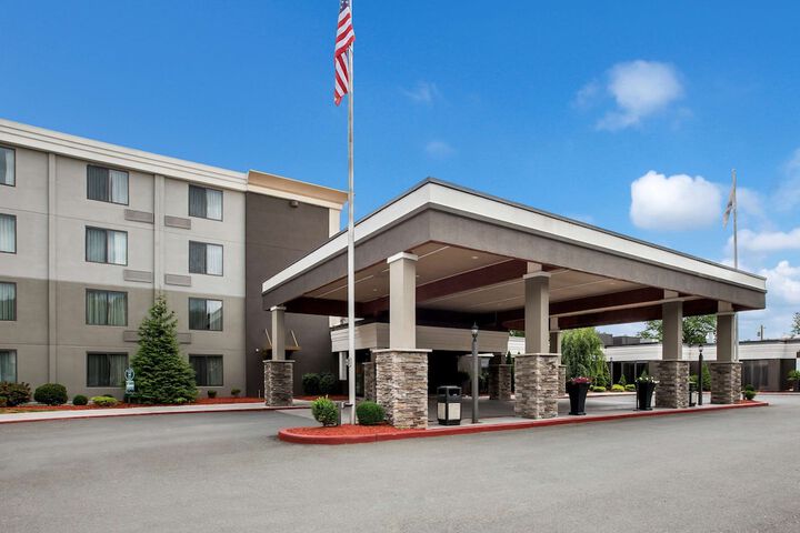 Hotel 4 of 49