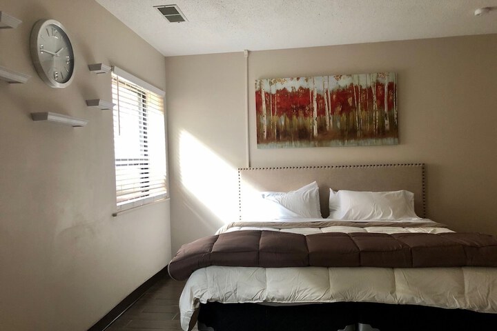 Room 51 of 66