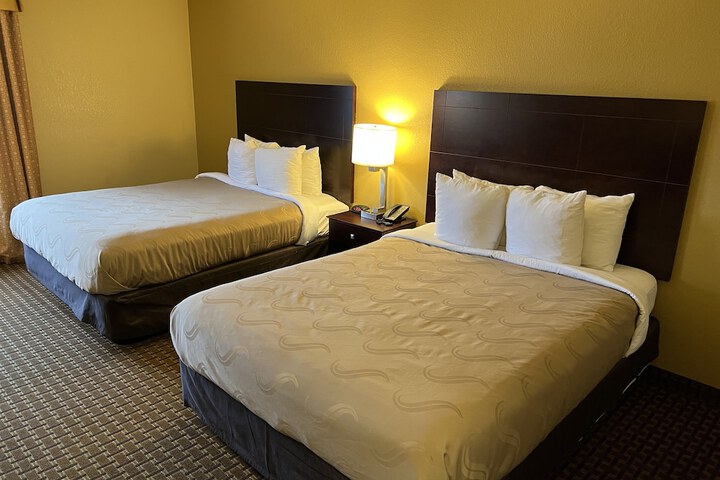 Room 32 of 40