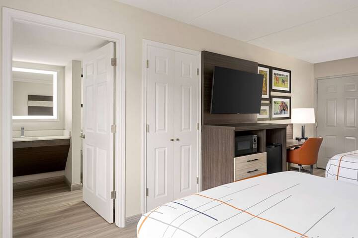 Room 22 of 32
