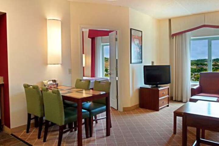 Suite 7 of 20