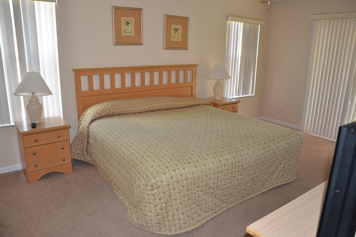 Room 8 of 15