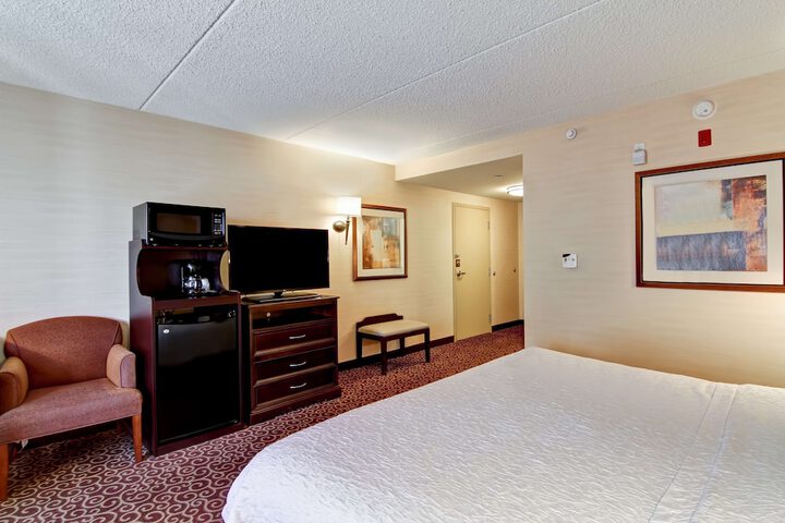 Room 17 of 33