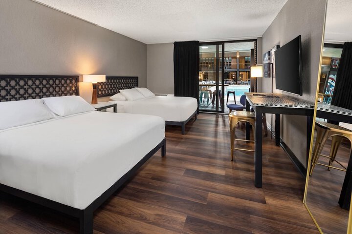 The Highlander Hotel Iowa City an Ascend Collection Hotel