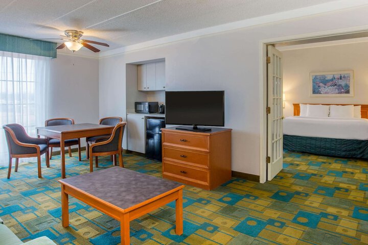 Room 16 of 30