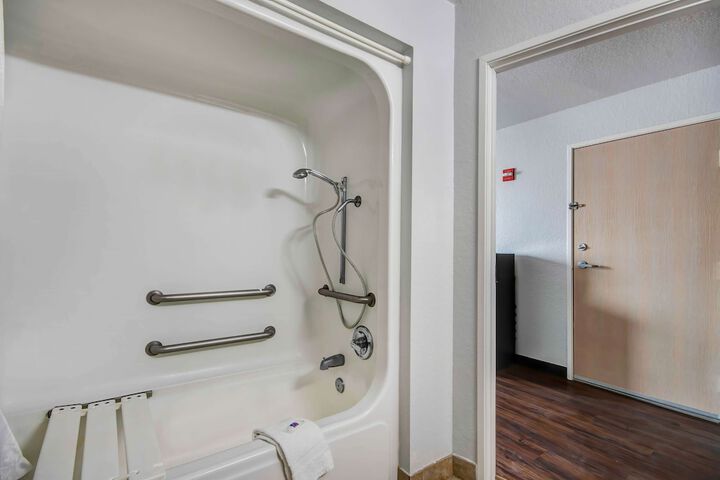 Room 32 of 58
