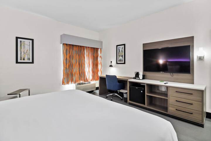 Room 57 of 77