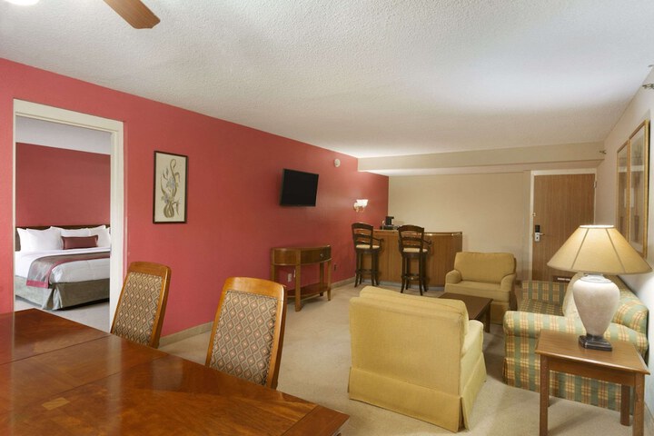 Room 7 of 24