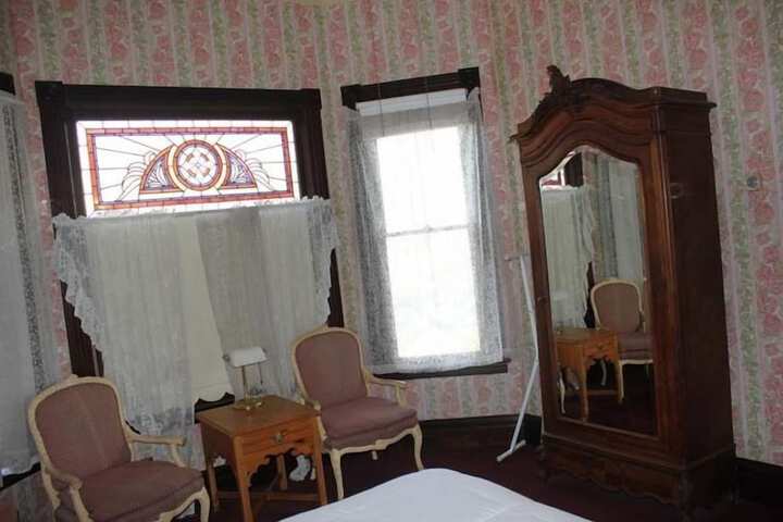 Room 21 of 27