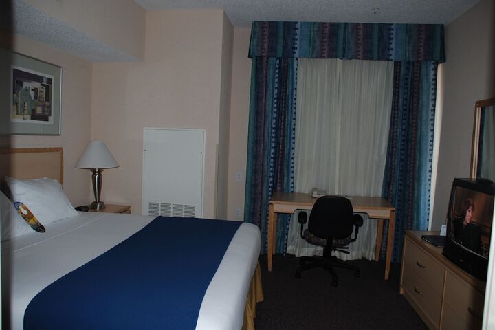 Room 36 of 65