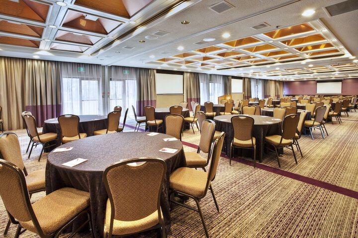 Crowne Plaza Kitchener-Waterloo by IHG
